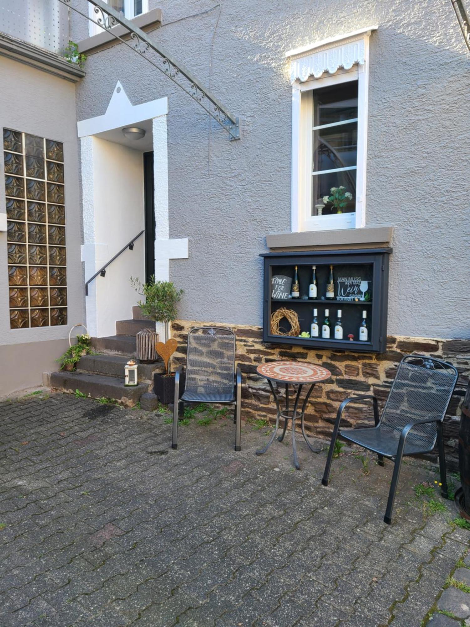 Weingut Matthias Dauns Apartment Reil Exterior photo